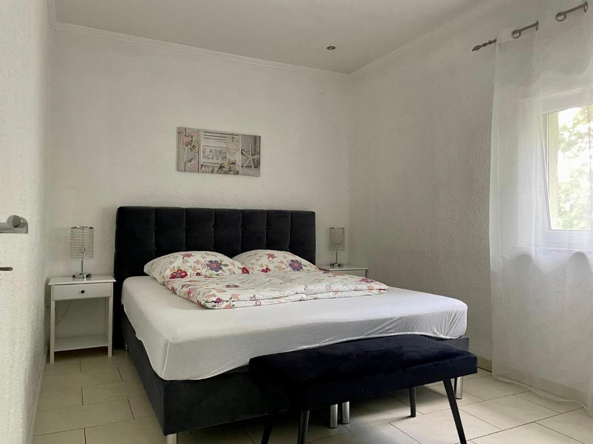 Easystay#4 Home Cinema Ferienwohnung In Kliniknaehe Mit Balkon, Boxspringbett & Netflix Bad Oeynhausen Exteriér fotografie